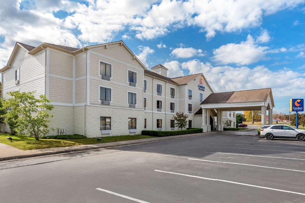 Farmers Hotel | Comfort Inn & Suites Morehead