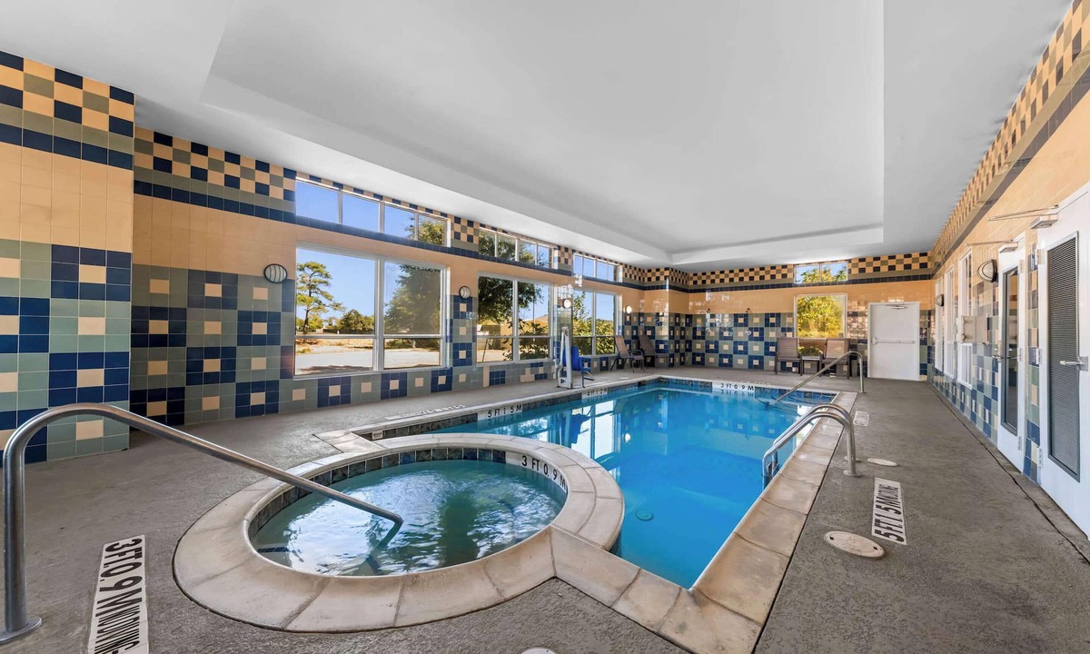 Corinth Hotel | Comfort Inn & Suites Near Lake Lewisville