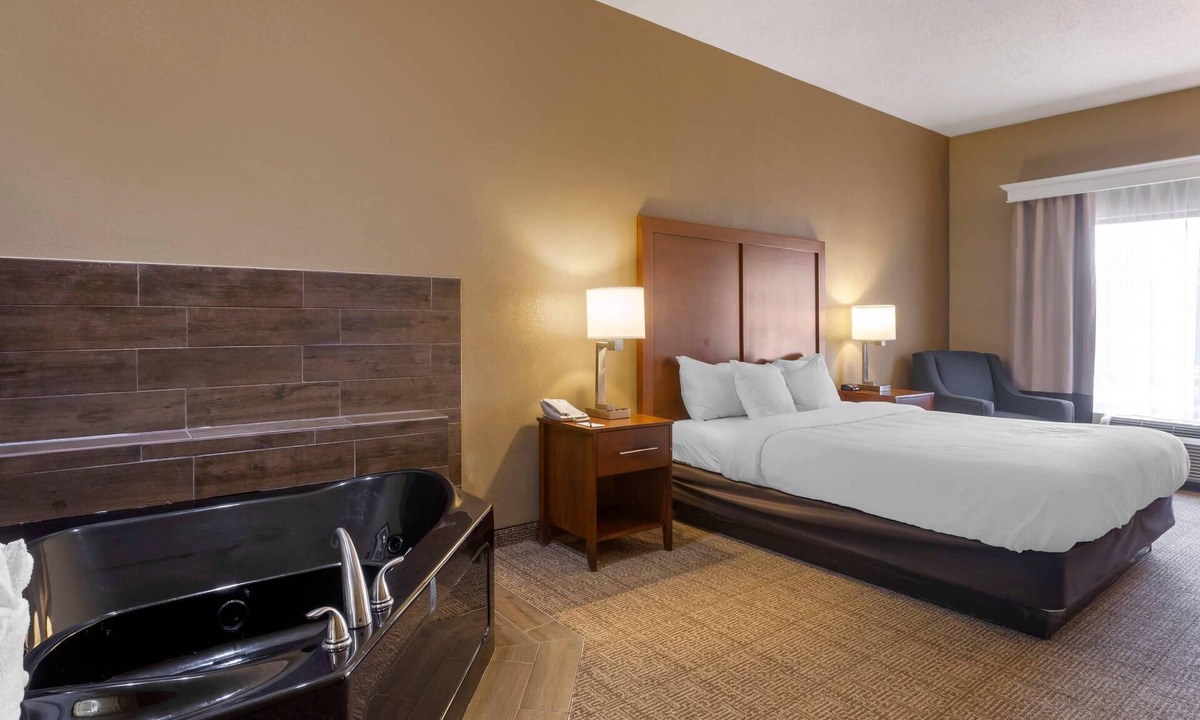 Norcross Hotel | Comfort Inn & Suites Peachtree Corners - Norcross