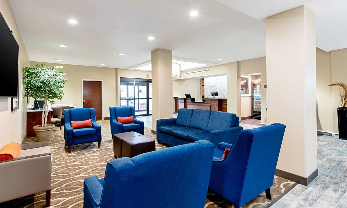 Pine Bluff Hotel | Comfort Inn & Suites Pine Bluff