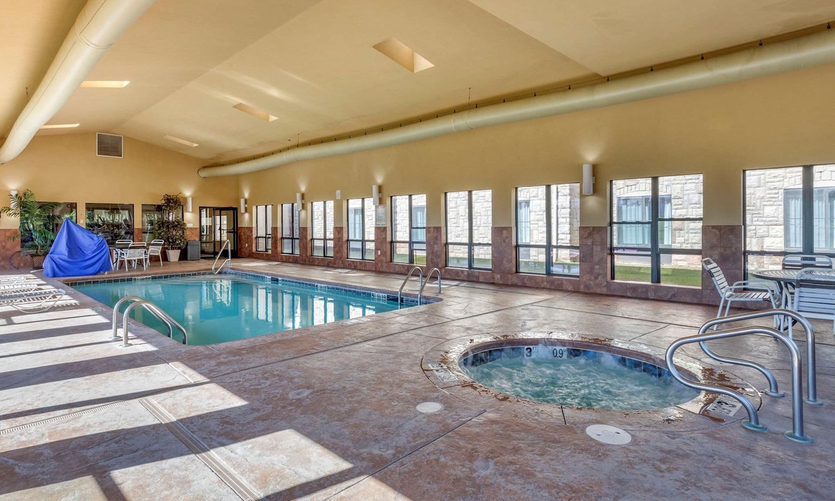 Russellville Hotel | Comfort Inn & Suites Russellville I-40