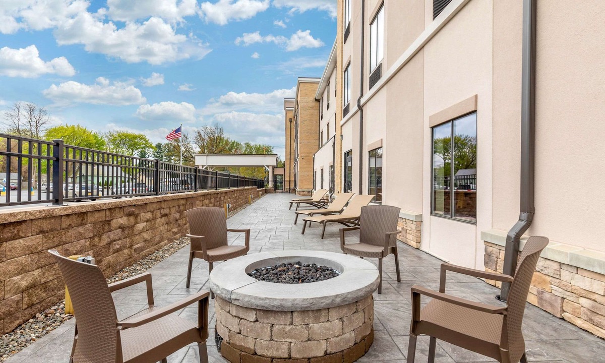 Scotia Hotel | Comfort Inn & Suites Schenectady - Scotia