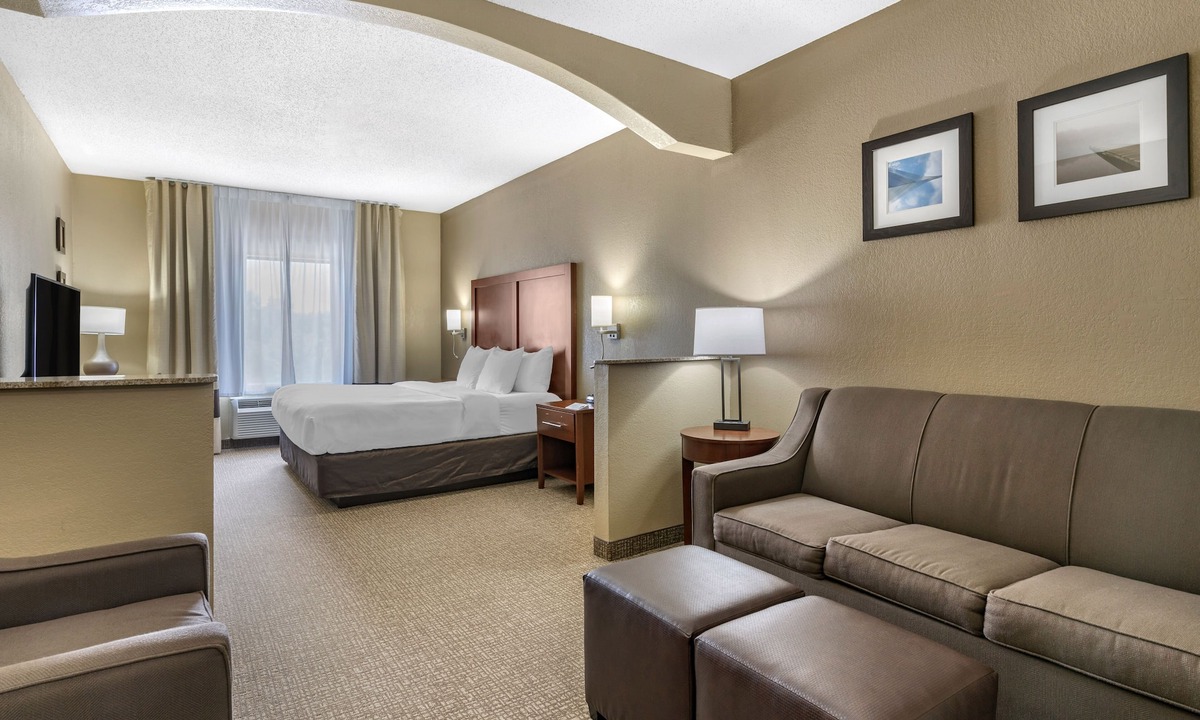 O'Fallon Hotel | Comfort Inn & Suites St. Louis - O'Fallon