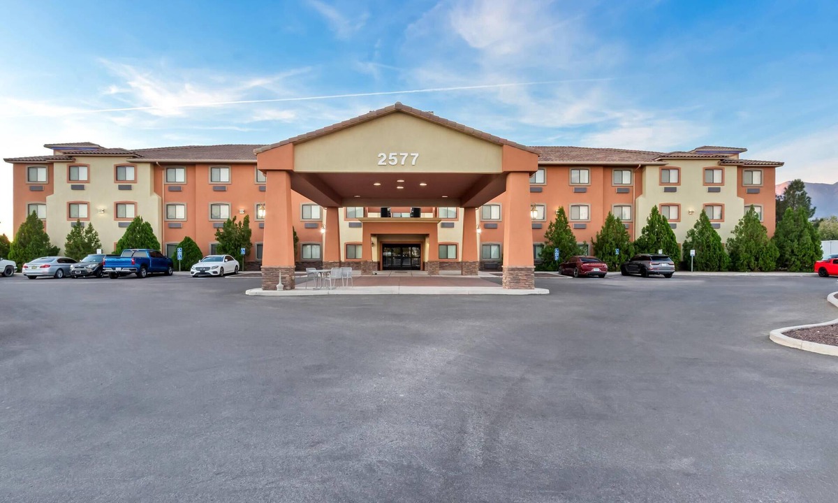 Safford Hotel | Comfort Inn & Suites Thatcher - Safford