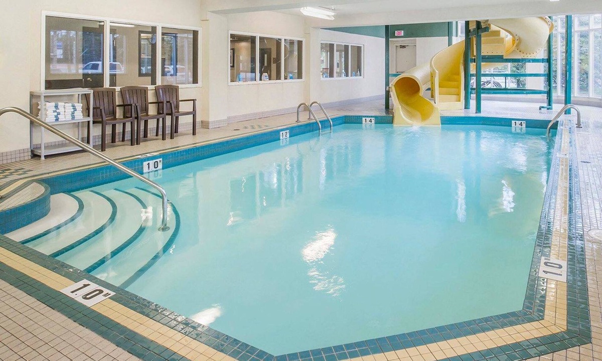 Banff Trail Hotel | Comfort Inn & Suites University