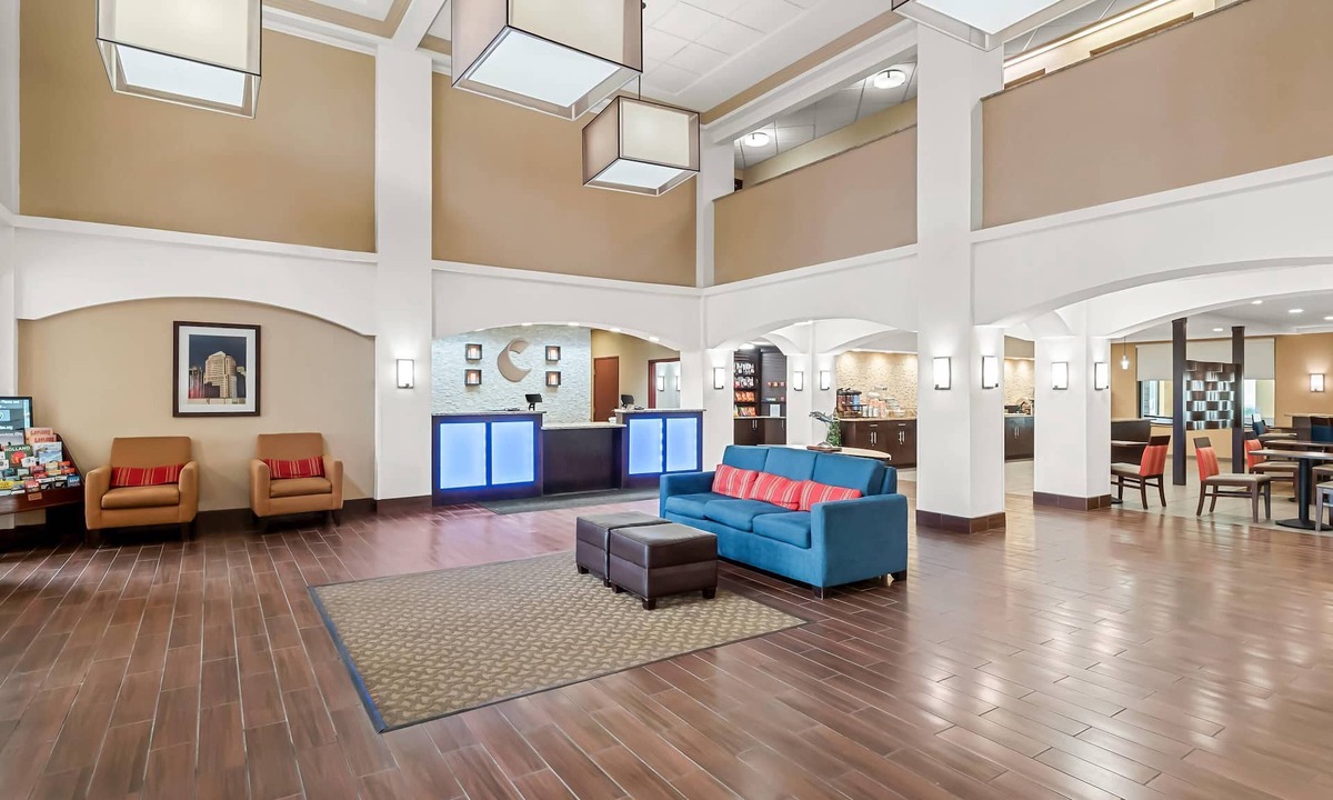 Allen Park Hotel | Comfort Inn & Suites