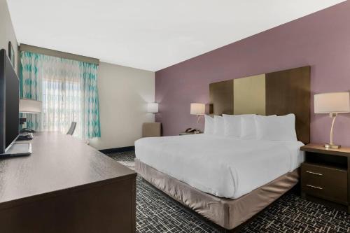 Claremore Hotel | Comfort Inn & Suites