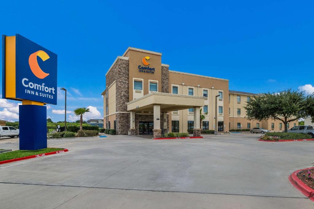 Victoria Hotel | Comfort Inn & Suites Victoria North