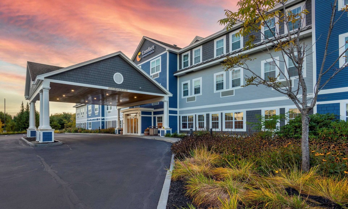 Wilton Hotel | Comfort Inn & Suites Wilton