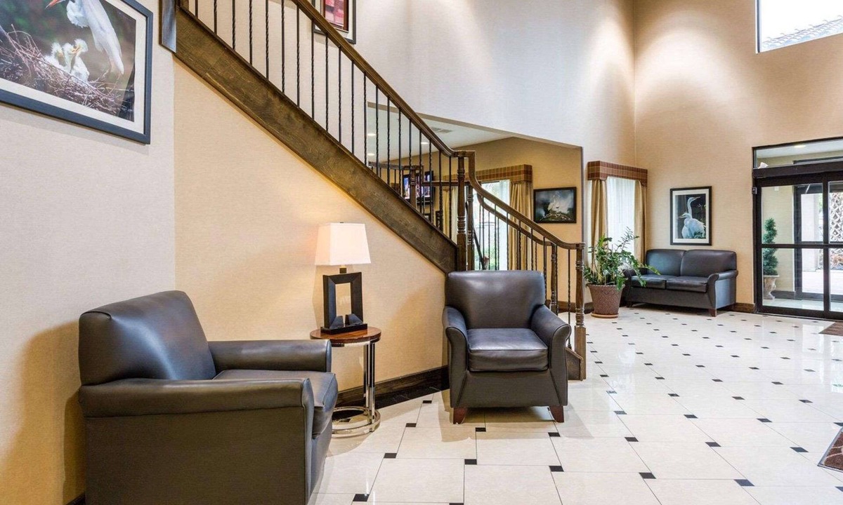 Winnie Hotel | Comfort Inn & Suites Winnie