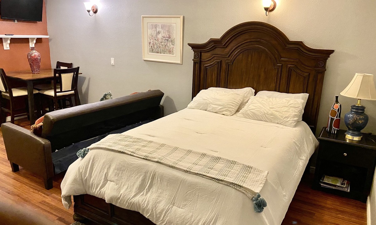 Green Valley Ranch House | Comfort place