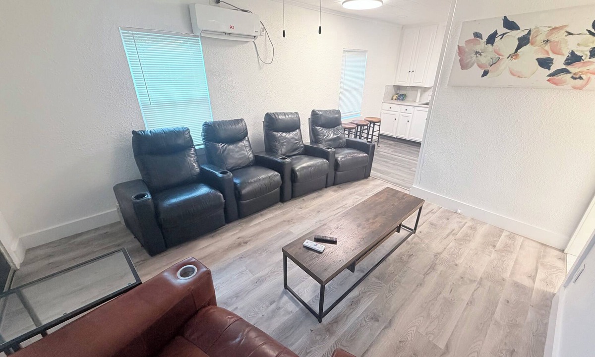 Fort Worth House | Comfort, Space & Convenience All in One Cozy Southside Escape