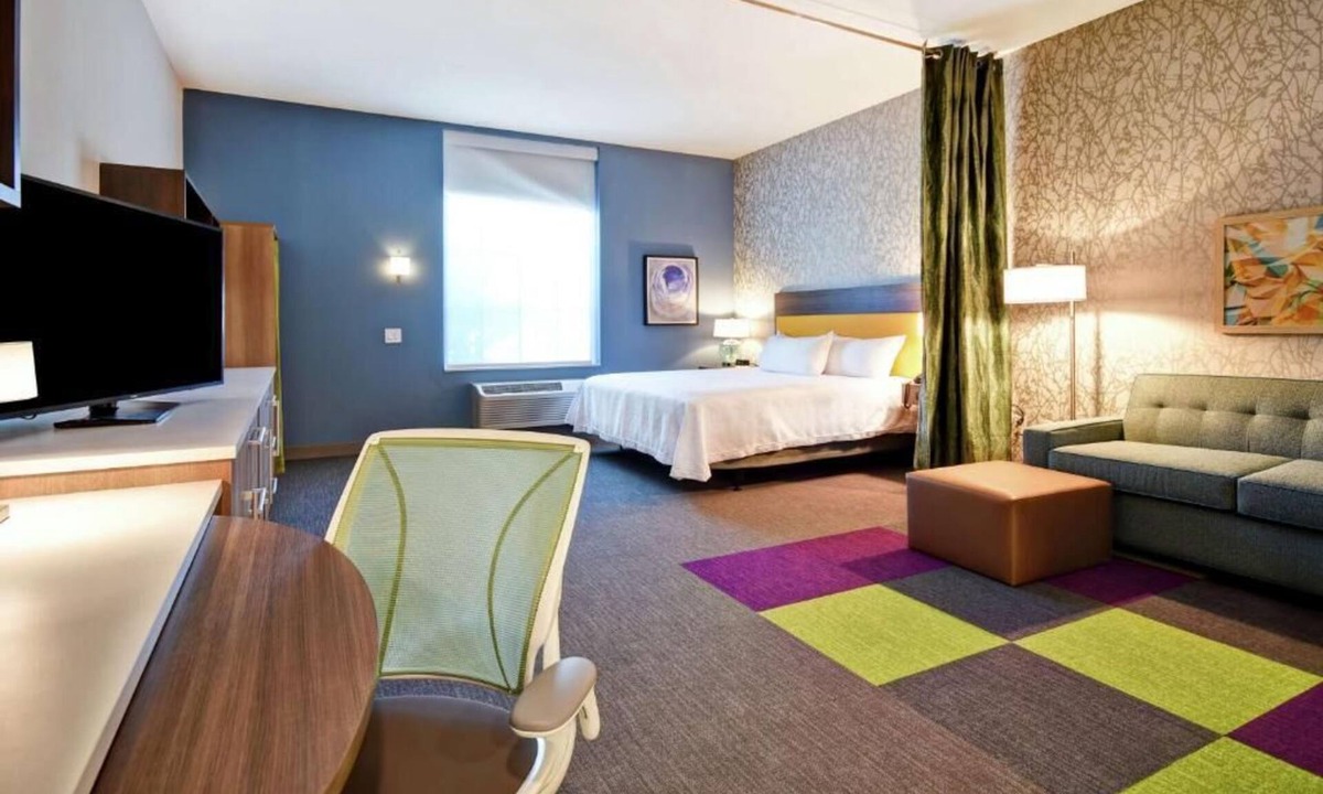 Jekyll Island Hotel | Comfort Stay! 2 Ocean View Units, Kitchen, Pool, Free Breakfast, Pets Allowed!