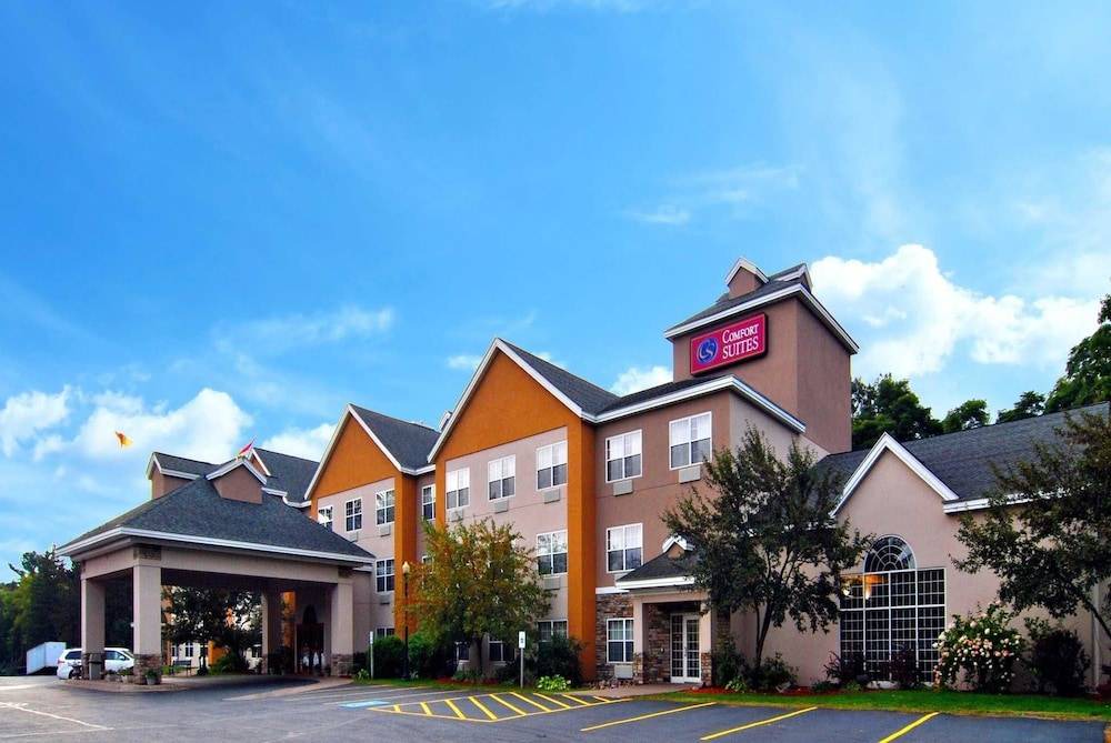 Marquette Hotel | Comfort Suites