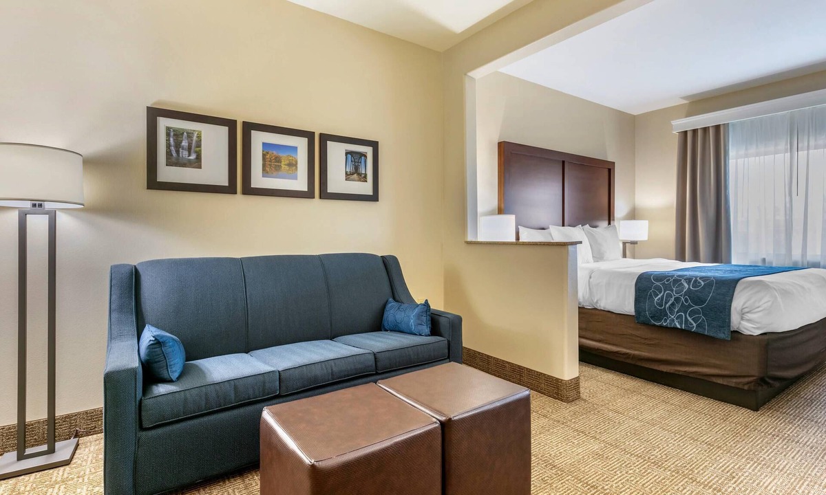 Batesville Hotel | Comfort Suites Batesville