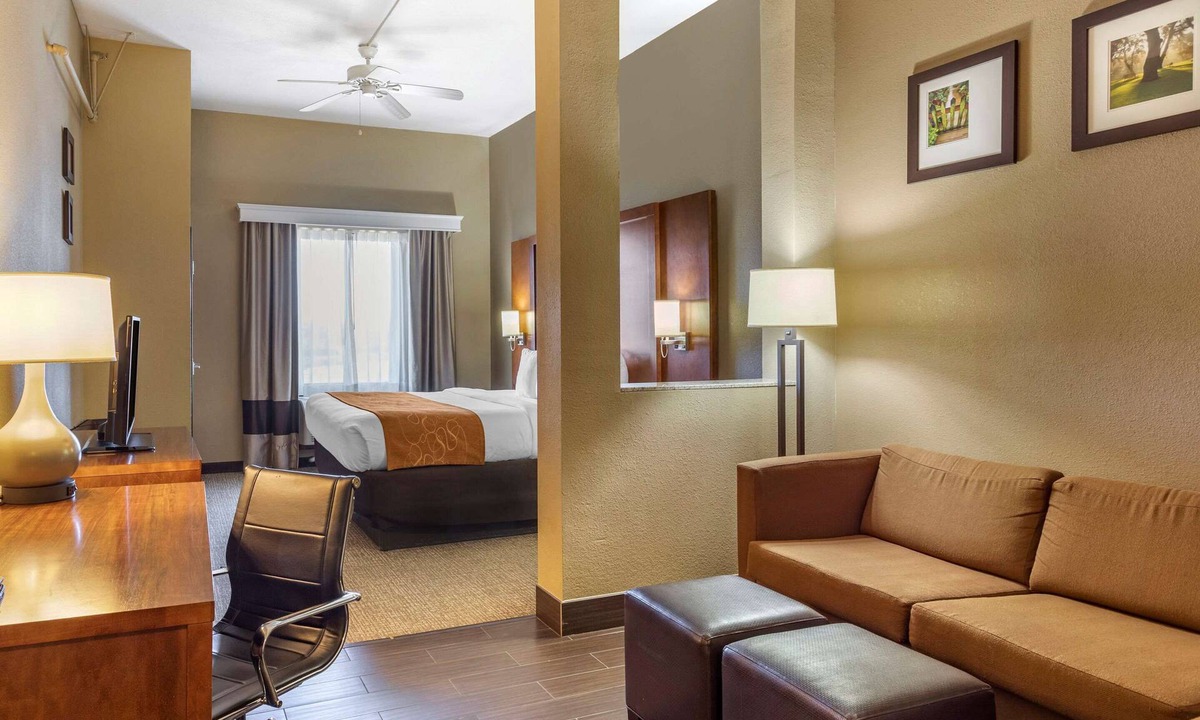 Batesville Hotel | Comfort Suites Batesville
