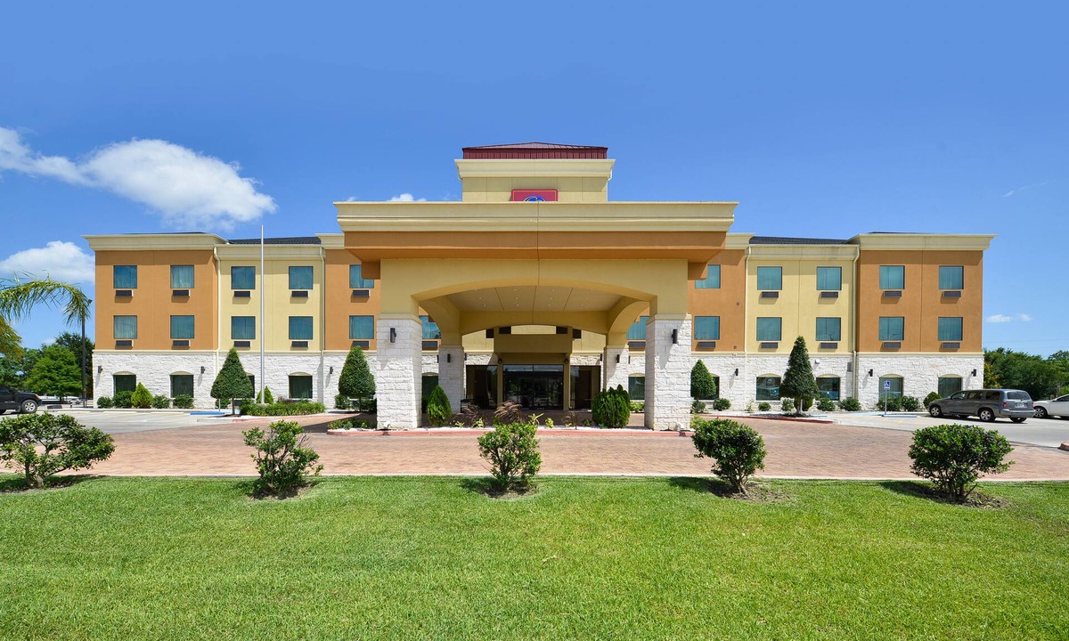 Bay City Hotel | Comfort Suites Bay City East