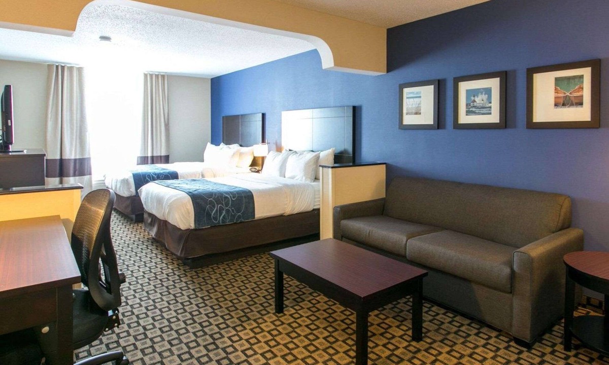 Benton Harbor Hotel | Comfort Suites Benton Harbor - St. Joseph