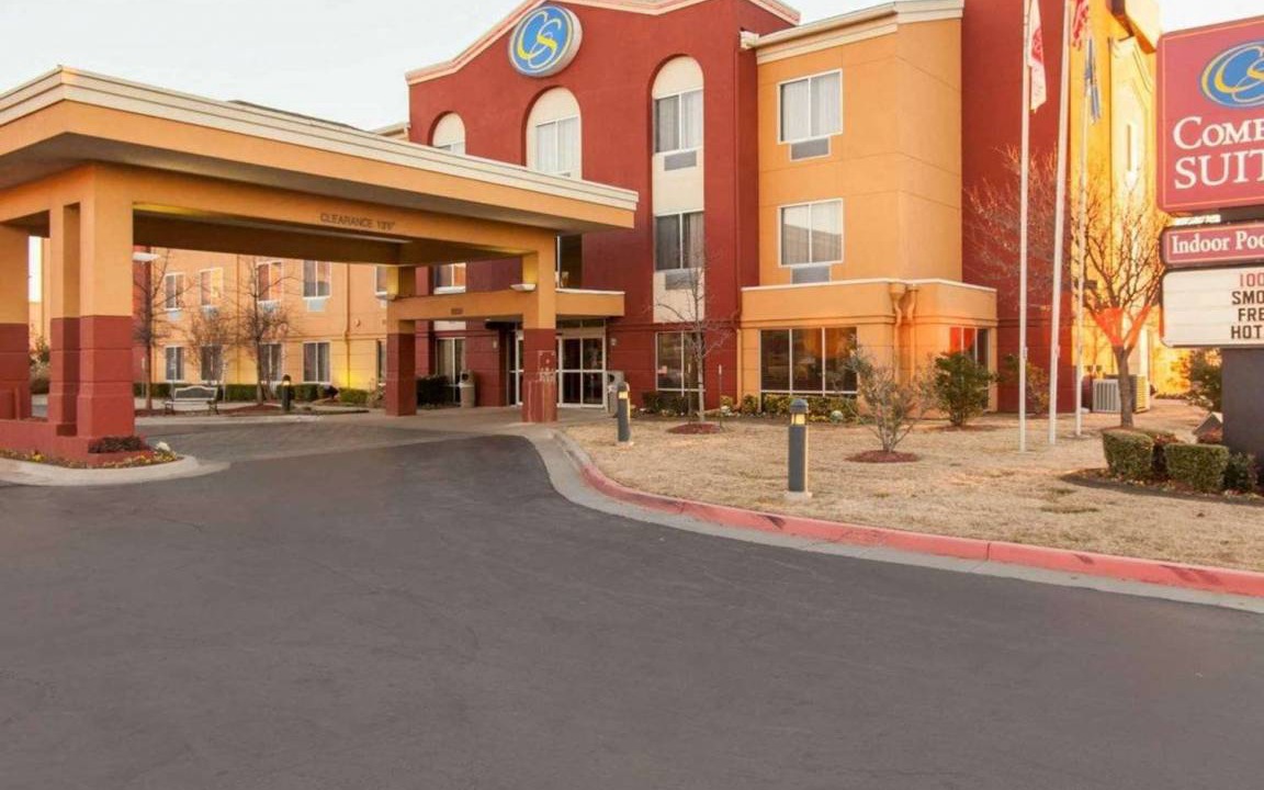 Tulsa Hotel | Comfort Suites Central/I-44