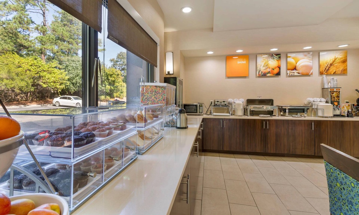 Dentsville Hotel | Comfort Suites Columbia Northeast - Fort Jackson
