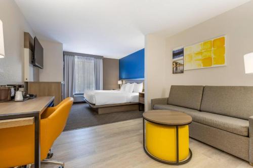 Dentsville Hotel | Comfort Suites Columbia Northeast - Fort Jackson
