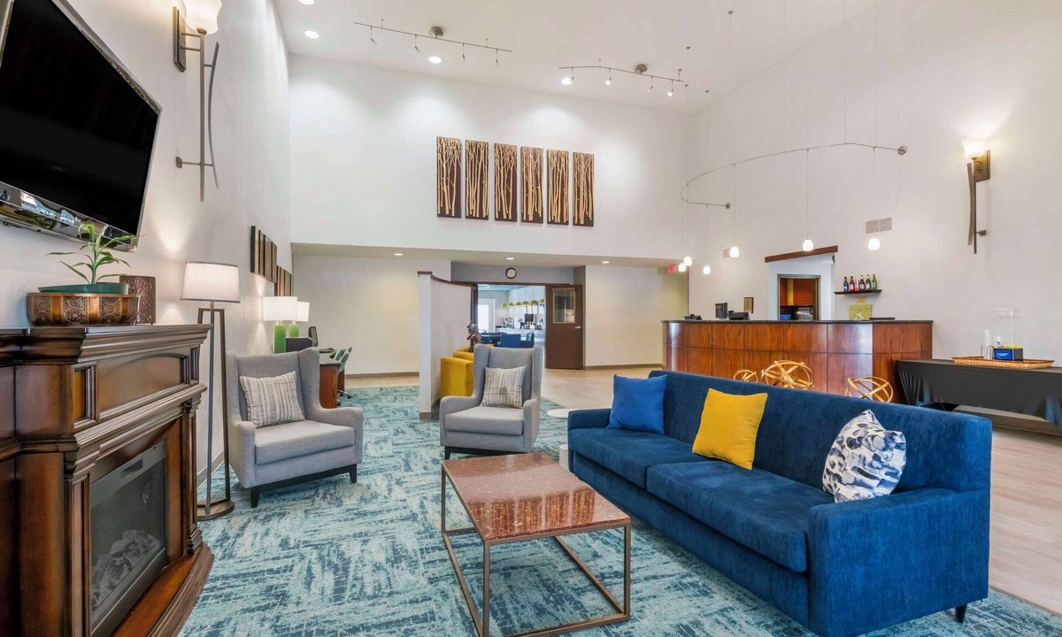 Rapid City Hotel | Comfort Suites Conference Center Rapid City