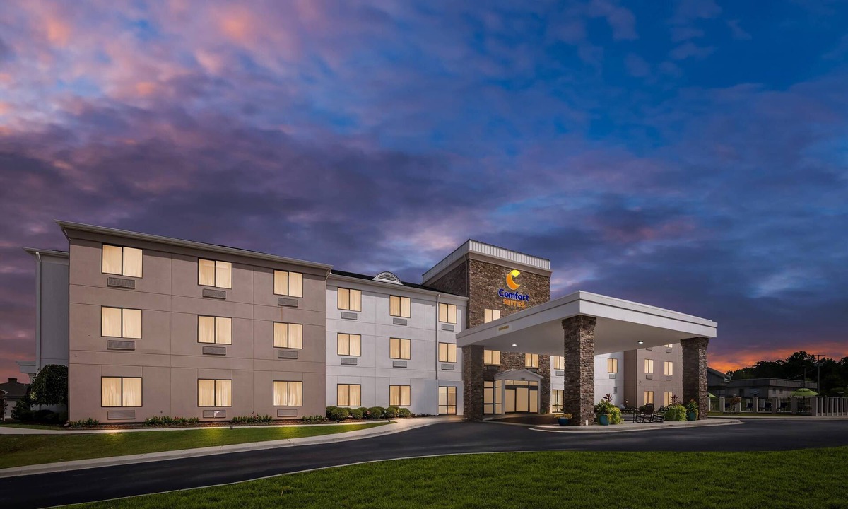 Cullman Hotel | Comfort Suites Cullman I-65 Exit 310