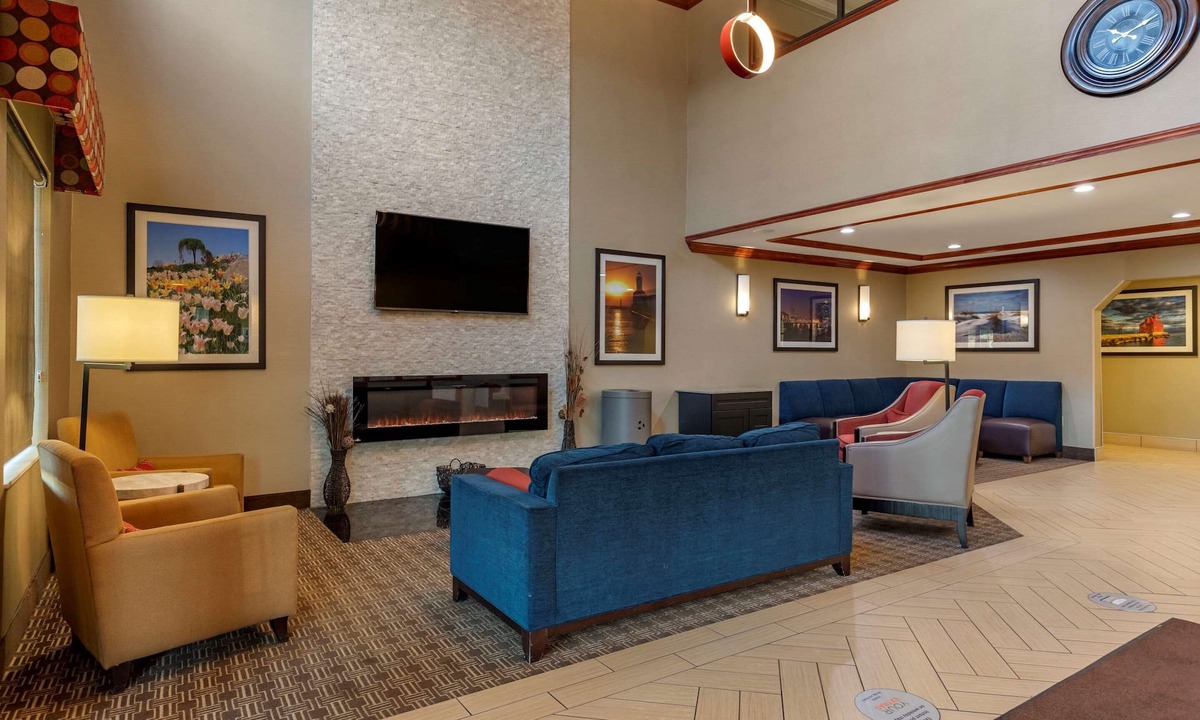 Grand Rapids Hotel | Comfort Suites Grand Rapids South