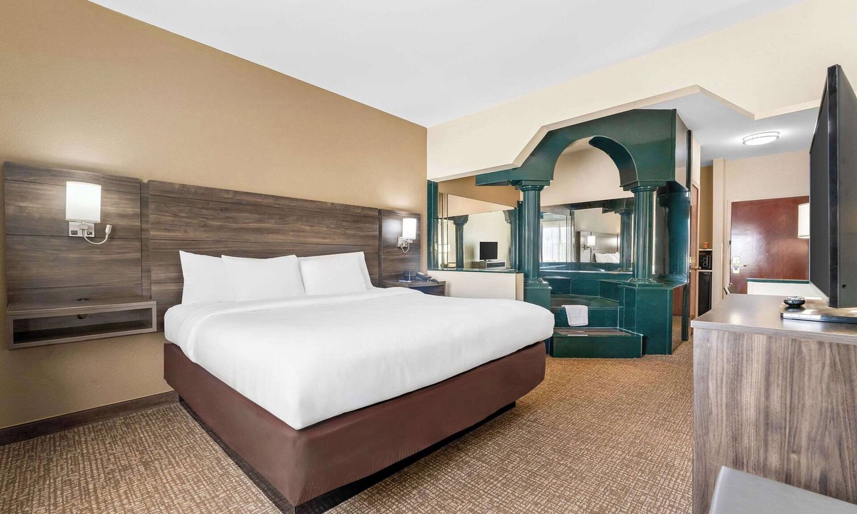 Warner Robins Hotel | Comfort Suites near Robins Air Force Base