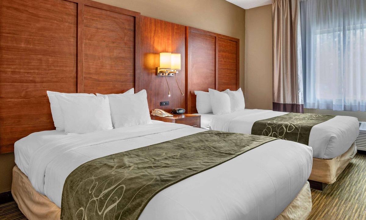 Elkhart Hotel | Comfort Suites North
