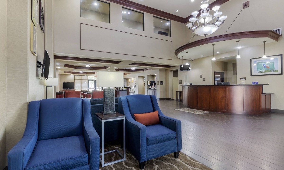 McNeil Hotel | Comfort Suites Pflugerville - Austin North