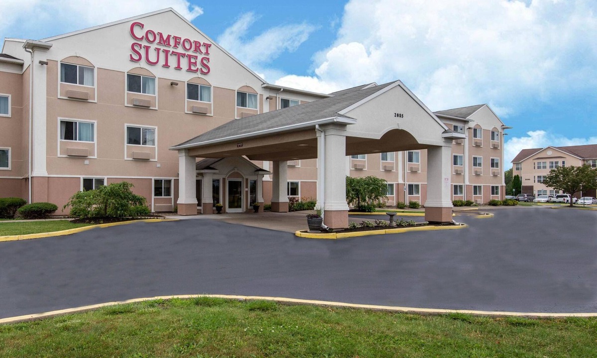 Rochester Hotel | Comfort Suites Rochester Henrietta University Area