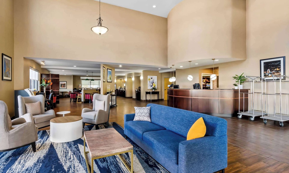 Salem Hotel | Comfort Suites Salem-Roanoke I-81