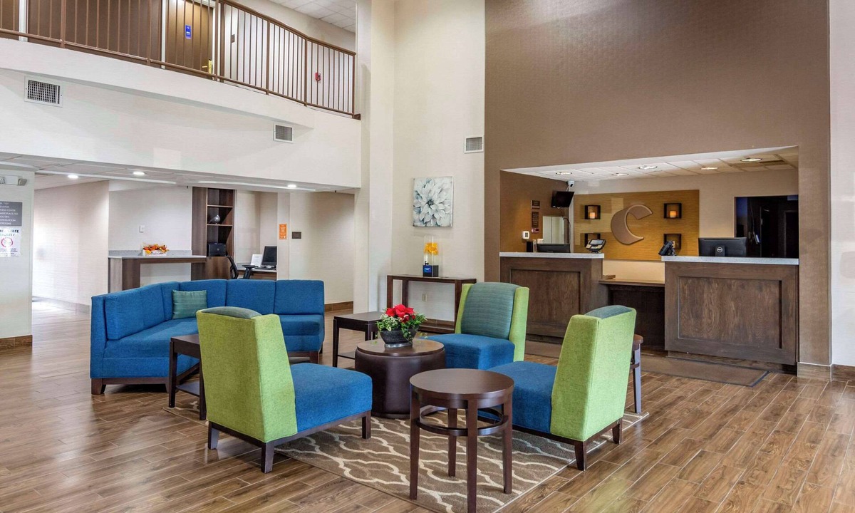 Colonial Heights Hotel | Comfort Suites South Park