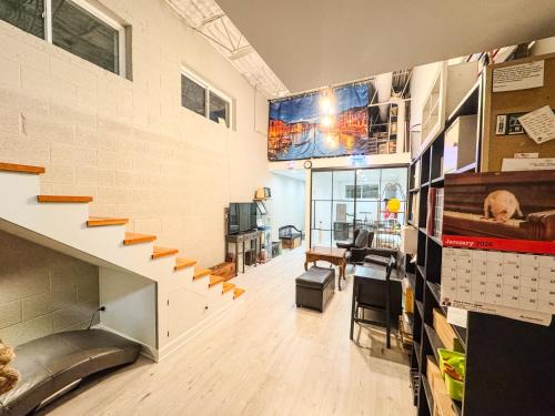 Belmont Cragin Apartment | Comfort West Urban Chicago loft house