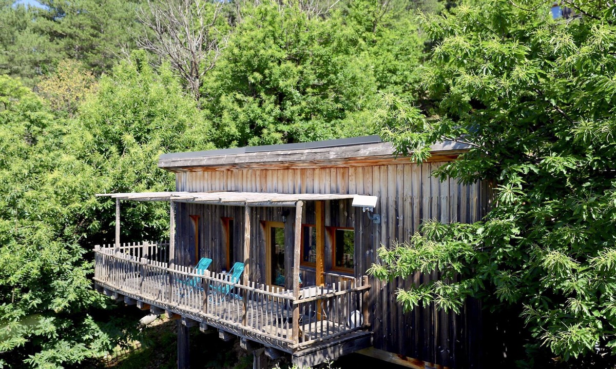 Saint-Hilaire-de-Lavit Cabin | Comfortable, air-conditioned cabane sur Pilotis in the Cevennes.