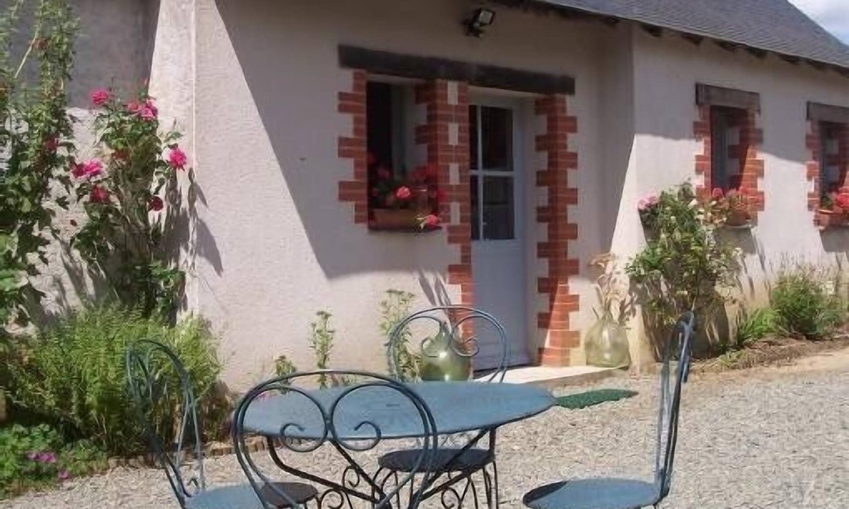 Brissac Loire Aubance Cottage | Comfortable independent gîte surrounded by vineyards near Brissac-Quincé