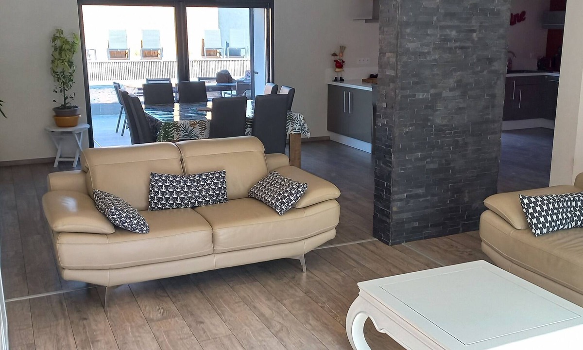 Couze-et-Saint-Front House | COMFORTABLE CONTEMPORARY-STYLE HOUSE WITH PRIVATE HEATED POOL