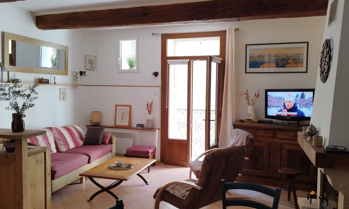 Saint-Jean-de-Bueges House | Comfortable village house with balcony