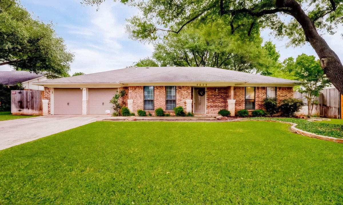 North Richland Hills House | Comfortable home in a convenient location *NEAR GOLF COURSE*