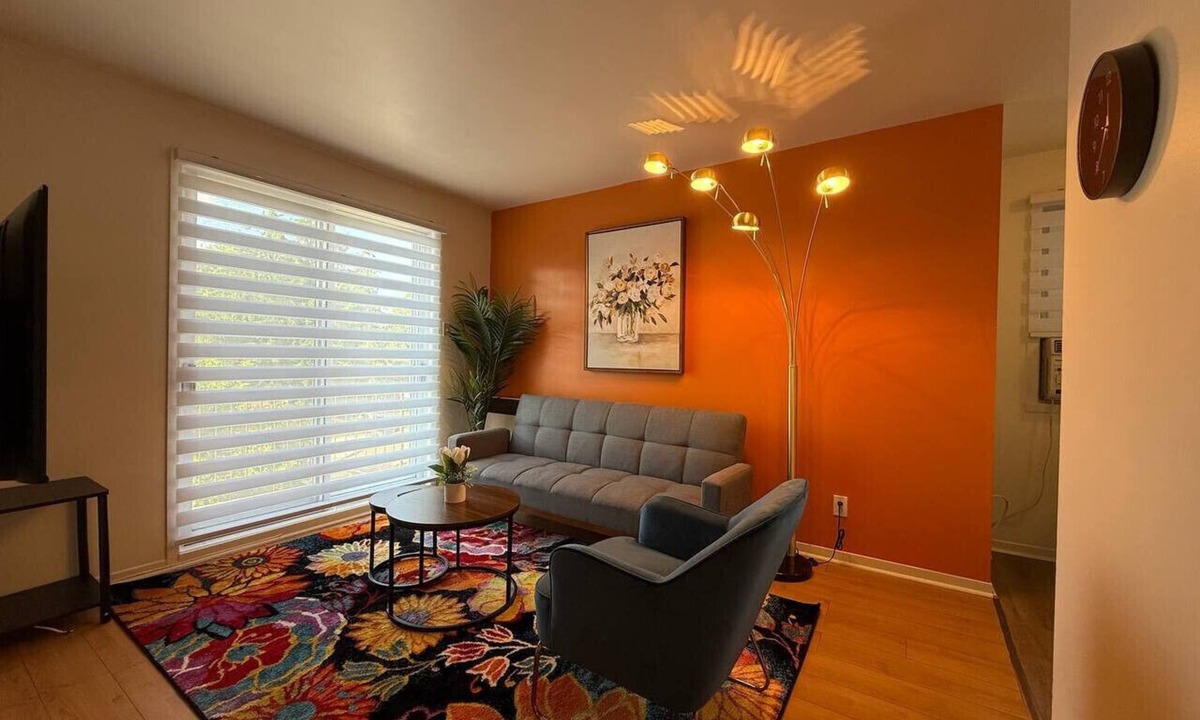 Pierrefonds-Roxboro Apartment | Comfortable 1BR in West Island + Free Parking