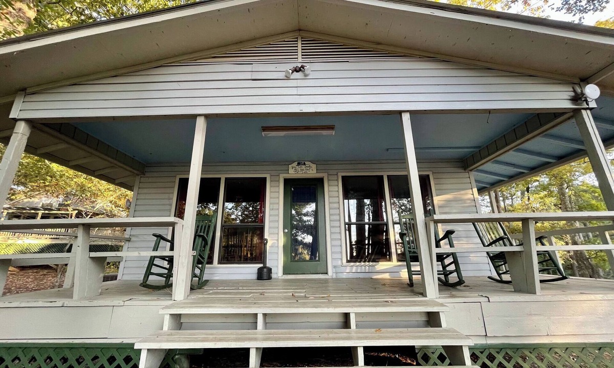 Zwolle Cabin | Comfortable 2-Bedroom Cabin with Full Kitchen, Porch & Outdoor Gathering Space