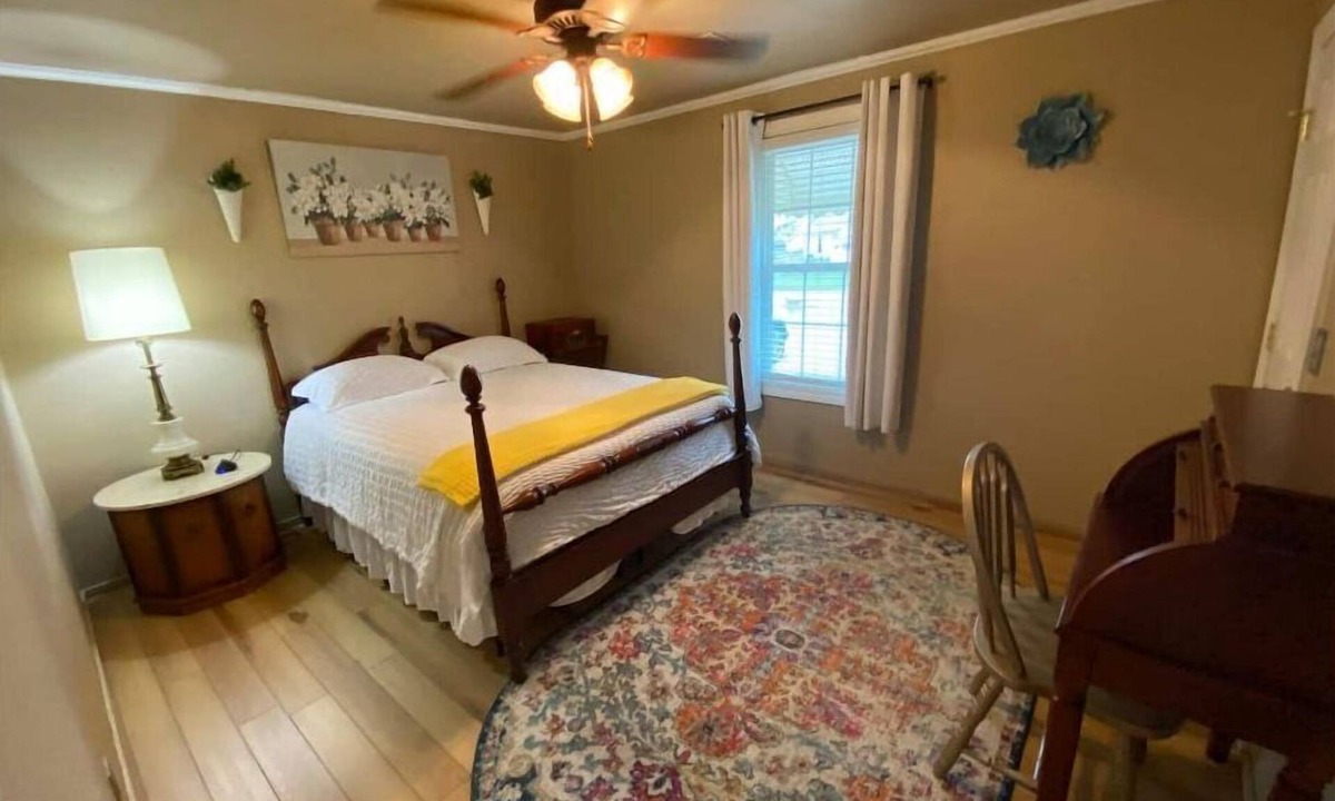 Kiefer House | Comfortable 2 bedroom -safe area - Close to Tulsa