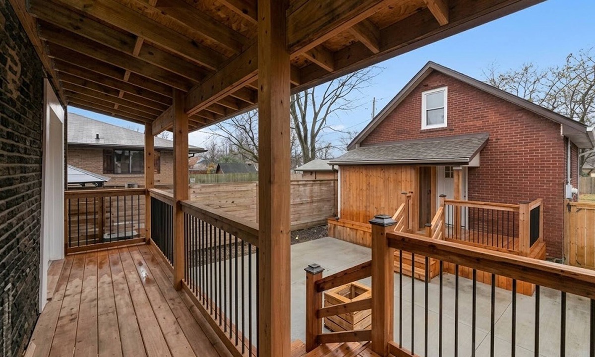 East Windsor House | Comfortable 2BR Apartment w/Free Parking & WiFi