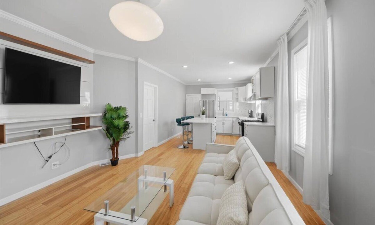 Bryn Mawr House | Comfortable 2BR Retreat Game Room Free Parking Near NYC