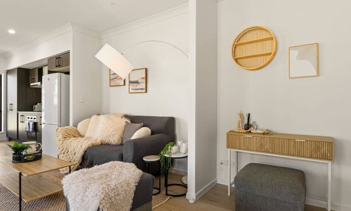 Browns Plains House | Comfortable 3BR home/Convenient location