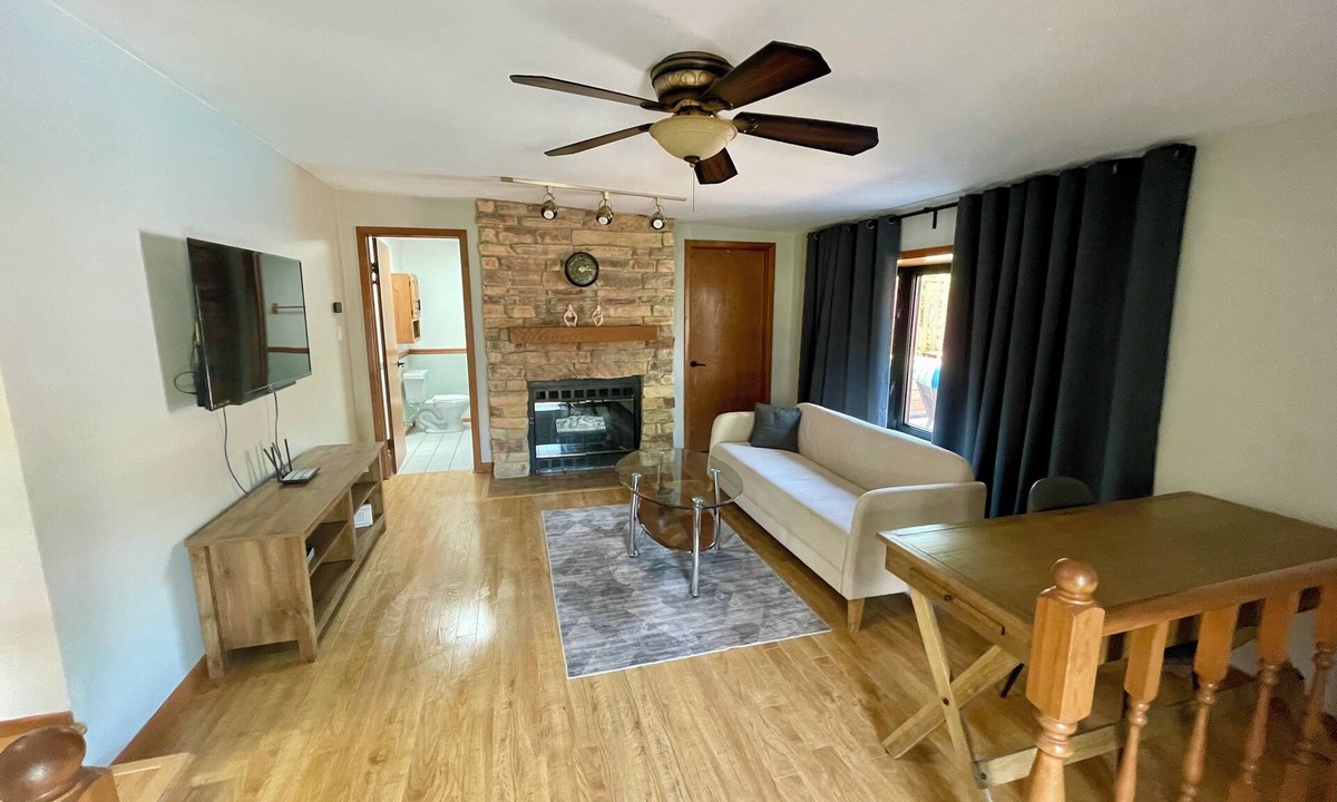 Schererville House | Comfortable 3BR Home-Prime Video, WiFi, Parking