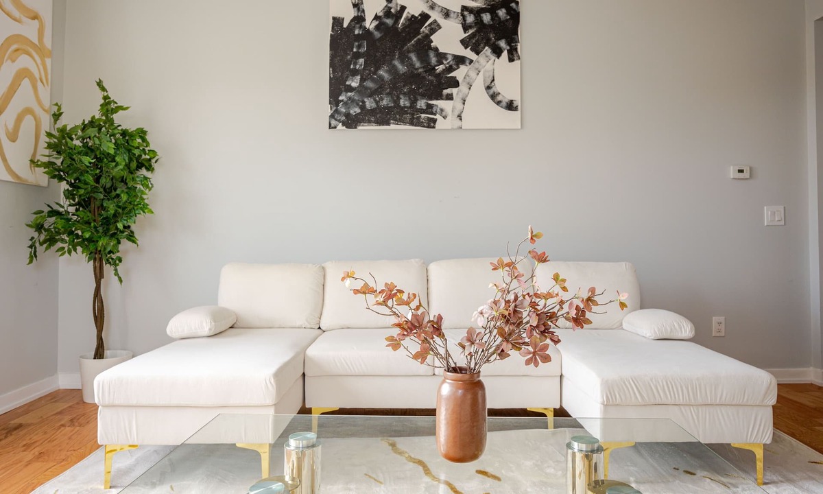 Southeast Yonkers House | Comfortable 3BR House Free Parking Easy NYC Access Ideal for Families