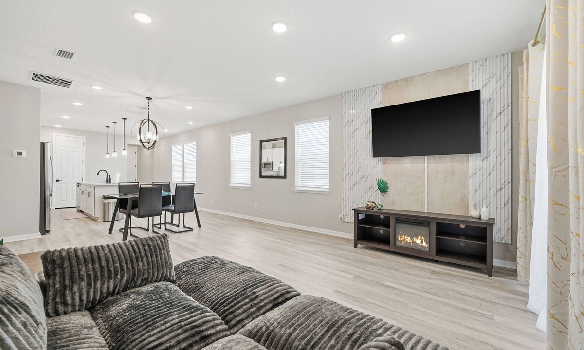 Jacksonville House | Comfortable 3BR Westside Home | Chill & Relax