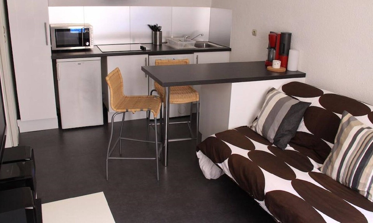 Comedie Apartment | Comfortable air-conditioned studio Historic center